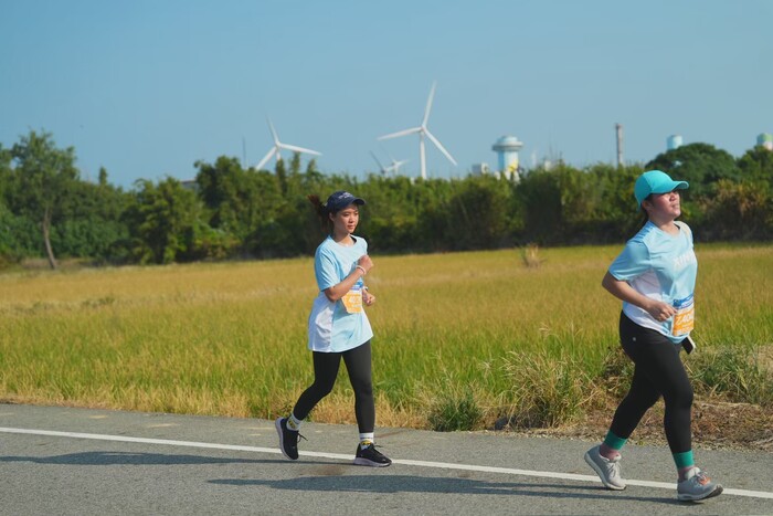 努力奔跑中圖片