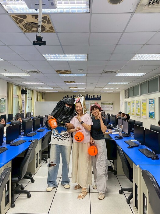 組長與學生合照圖片