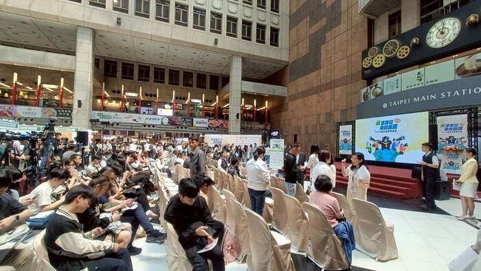 💼【築夢台灣，職引未來！】健行科大國際生與僑生強勢參與2026僑生就業博覽會 🚀圖片