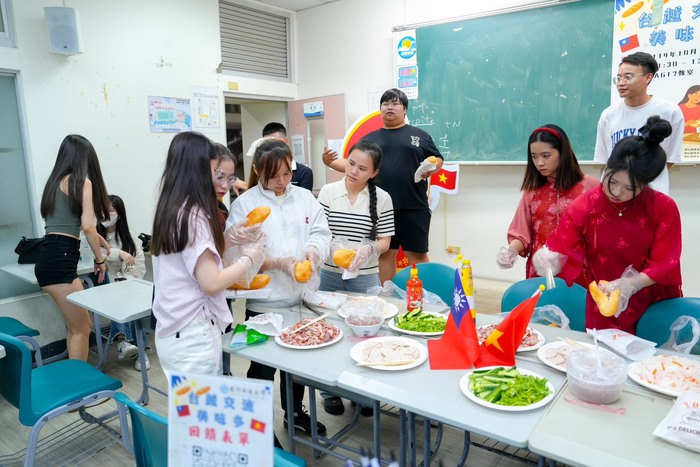 學生製作法國麵包03圖片