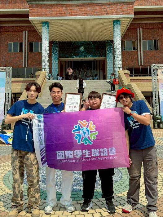 戶外凱旋大合照圖片